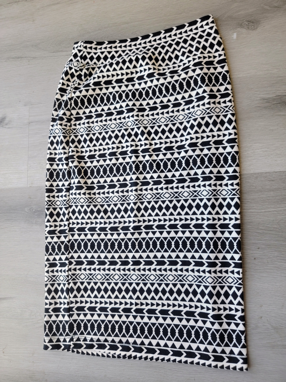 Renee C. Black and White Geometric Midi Skirt